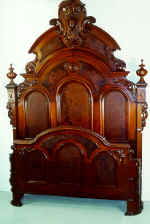 Vict_Bed.jpg (63540 bytes)